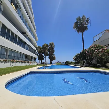 En En La Playa Con Piscina Frontal Al Mar Apartmán